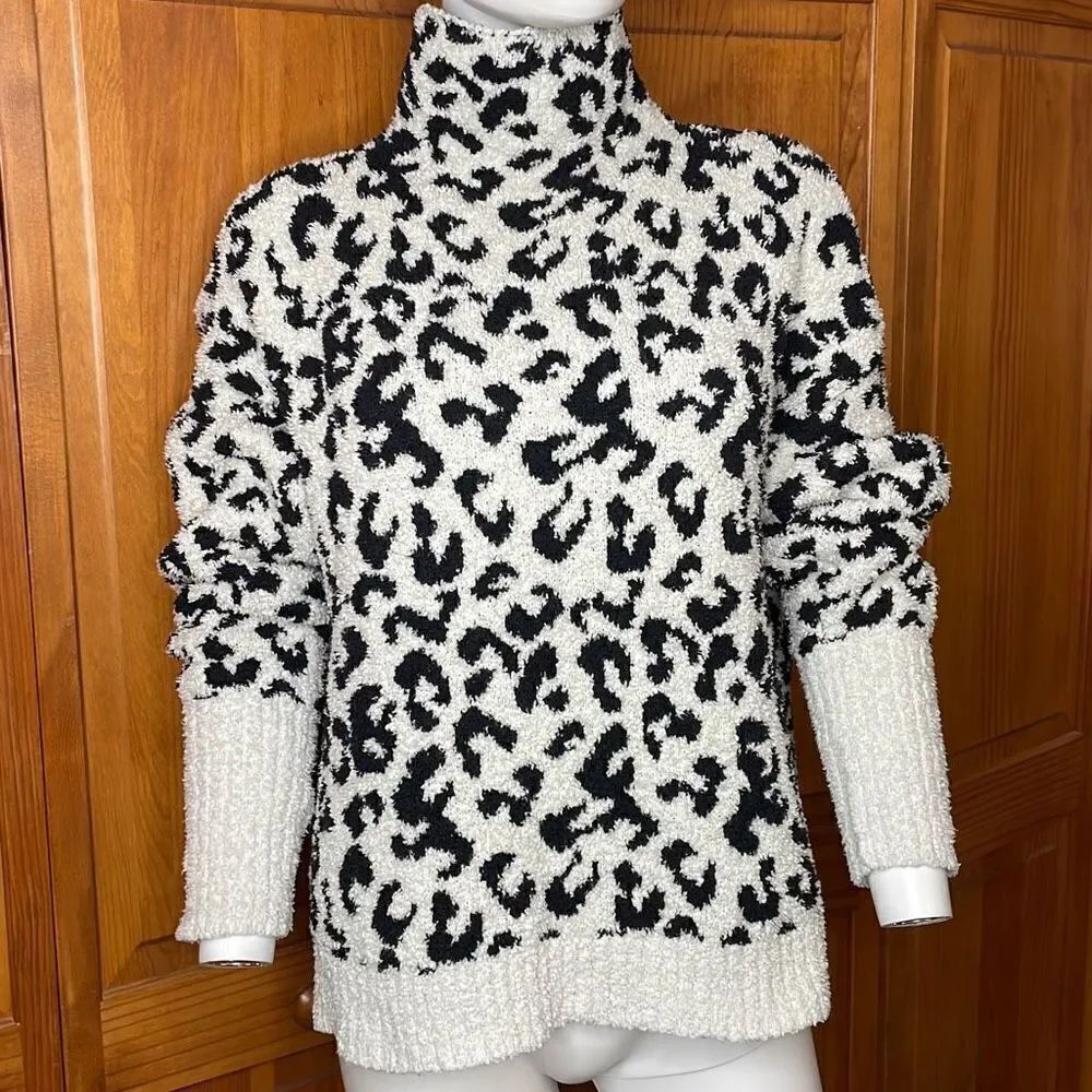 UGG Leopard Print Turtleneck Pullover Sweater Large